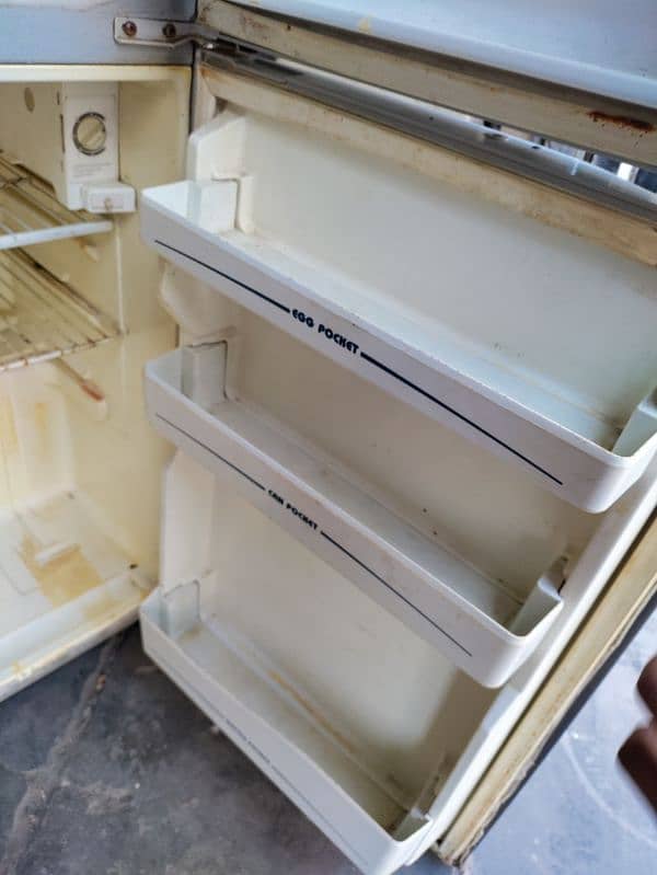 Haier Small Size Fridge For Sell 5