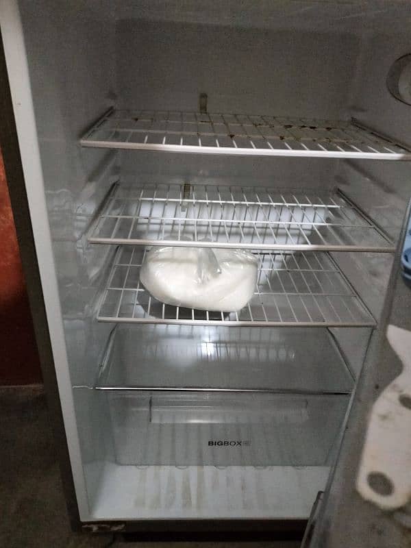 Haier fridge good condition 3