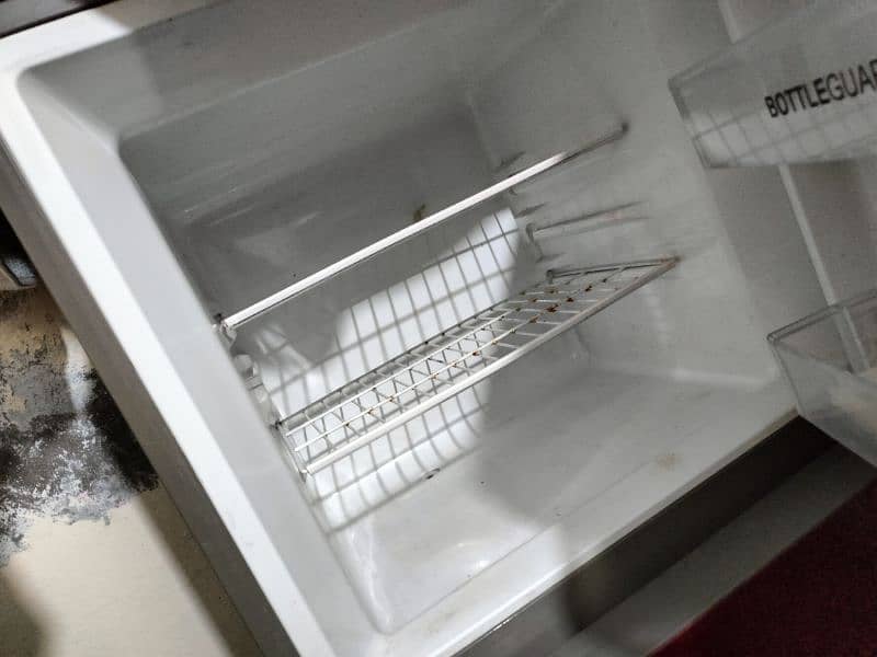 Haier fridge good condition 4