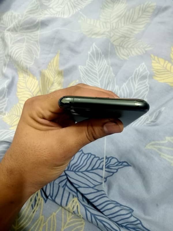 iphone 11 pro 256gb nonpta (factory unlock) with box 8