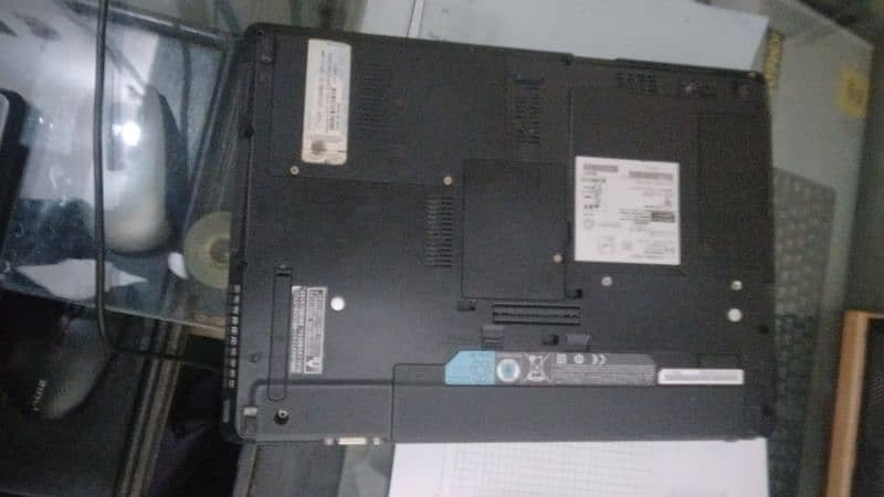 fujitsu lifebook 5762/F 2