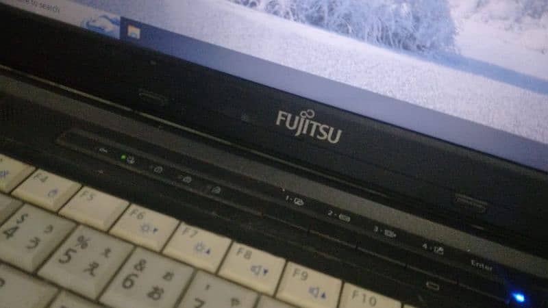 fujitsu lifebook 5762/F 9