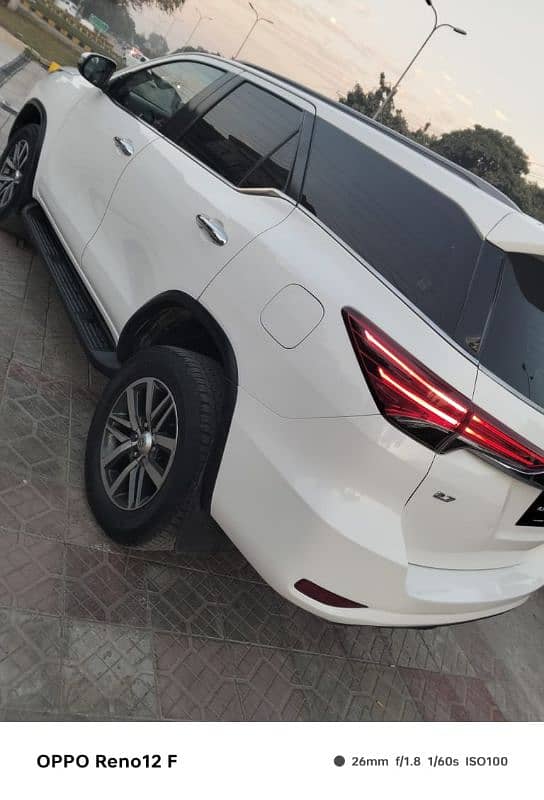 Toyota Fortuner V 2018 3