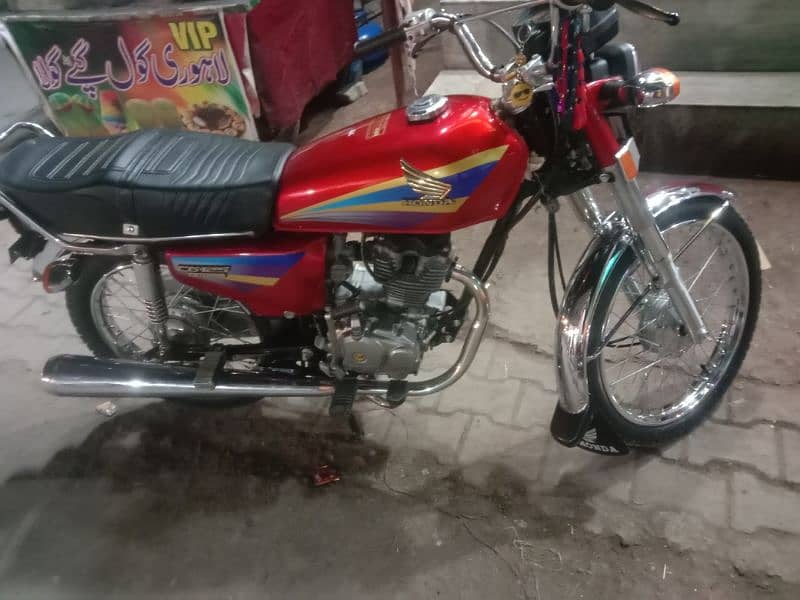 Honda 125 2005 modle very good condition 2