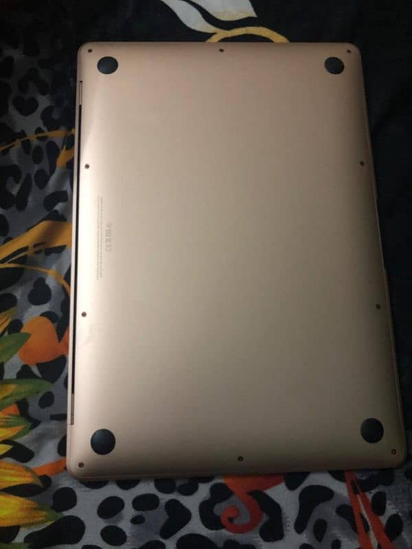 Macbook Air 2020 Gold 13inches 3