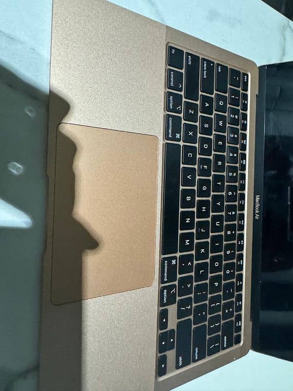 Macbook Air 2020 Gold 13inches 5