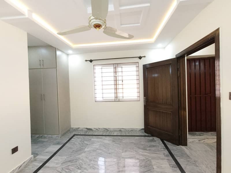 7 Marla Corner House Available For sell in G-15 10