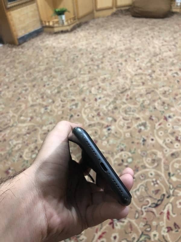 iphone 11 jv non active 10/9 condition urgent sale 4