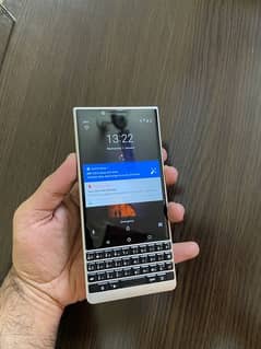 Blackberry key2 silver edition