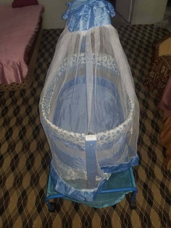 Baby Cot At Offorble price complete in new condition 3