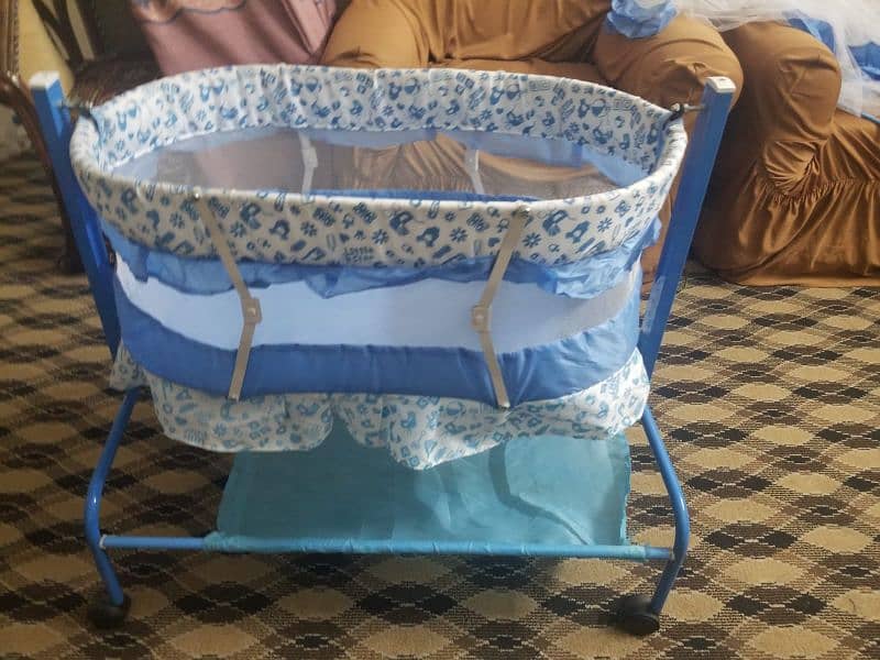 Baby Cot At Offorble price complete in new condition 5