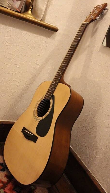 Yamaha F310 Acoustic Guitar (Read Description) 0