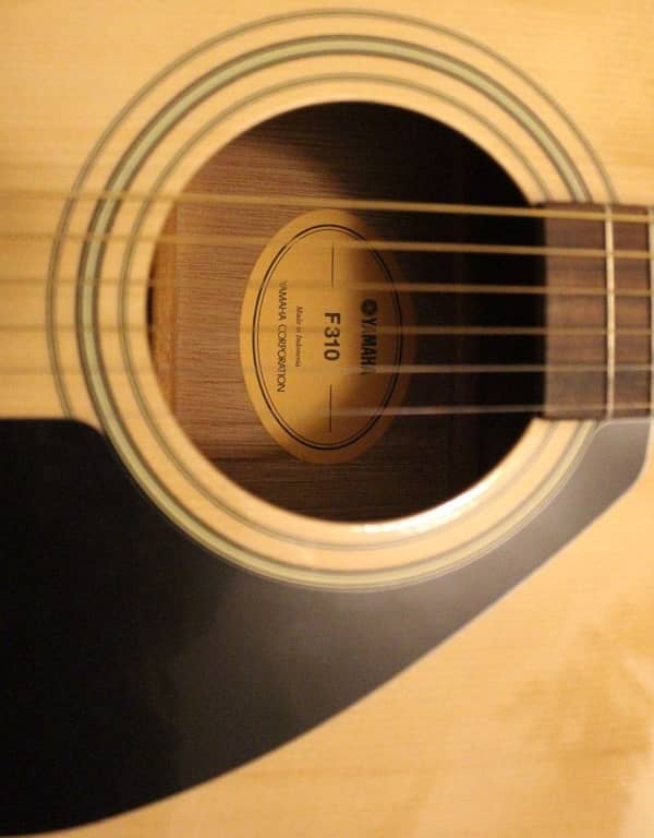 Yamaha F310 Acoustic Guitar (Read Description) 2