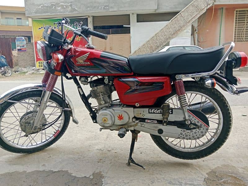 Excellent Condition CG125 2023 Model in Red Color 3