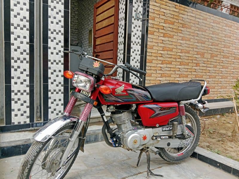 Excellent Condition CG125 2023 Model in Red Color 6