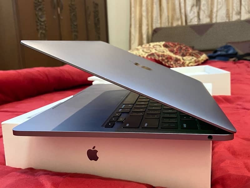 Apple Macbook Pro M1  16/1TB 3