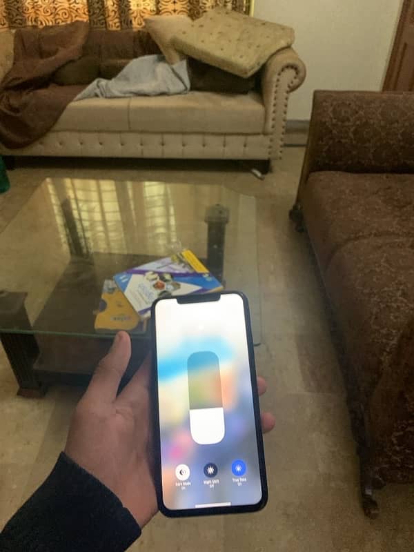 iphone 11 pro max 6