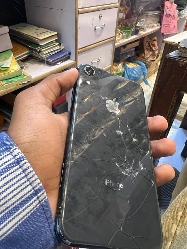 iPhone XR 1