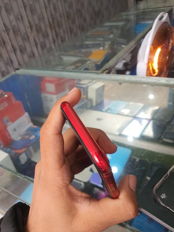 iphone 11 LL/A model  factory unlock Non PTA 64GB 3