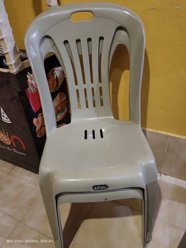 Excellent quality Chairs for sell 1