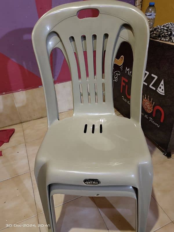 Excellent quality Chairs for sell 2