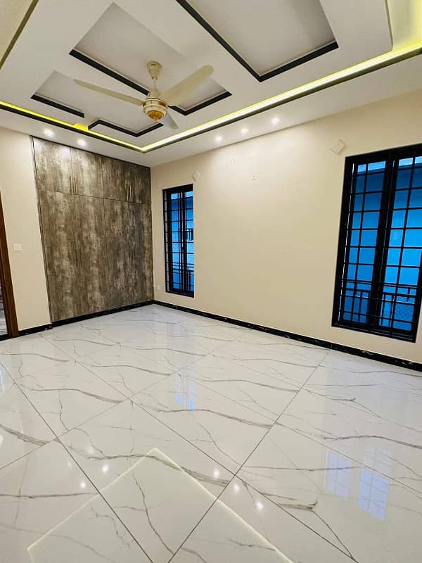 7 Marla Spacious House Available In Bahria Town Phase 8 For Rent 7