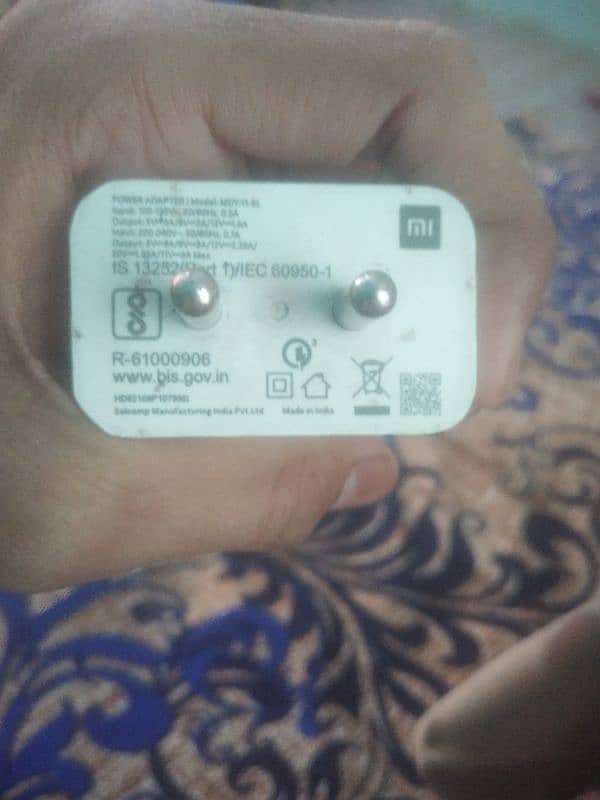 Poco ka original fast charger original cable ke Sath 2