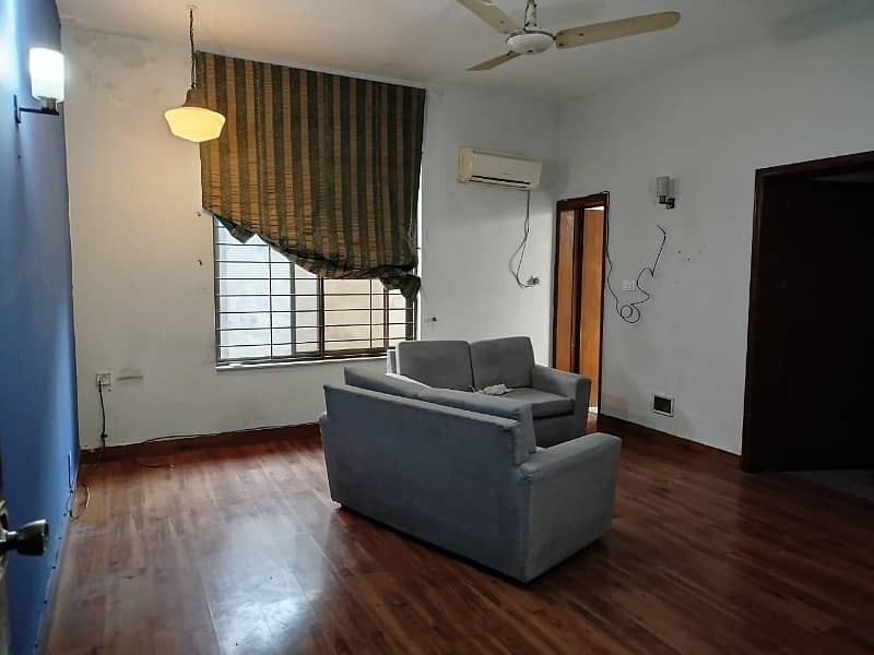 1 Kanal Full House Available For Rent In Main Cantt. 4