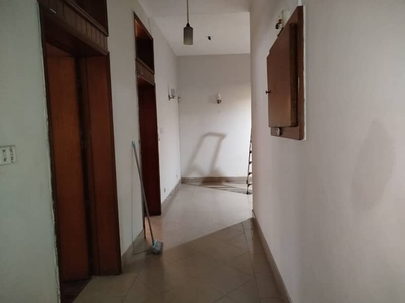 1 Kanal Full House Available For Rent In Main Cantt. 10