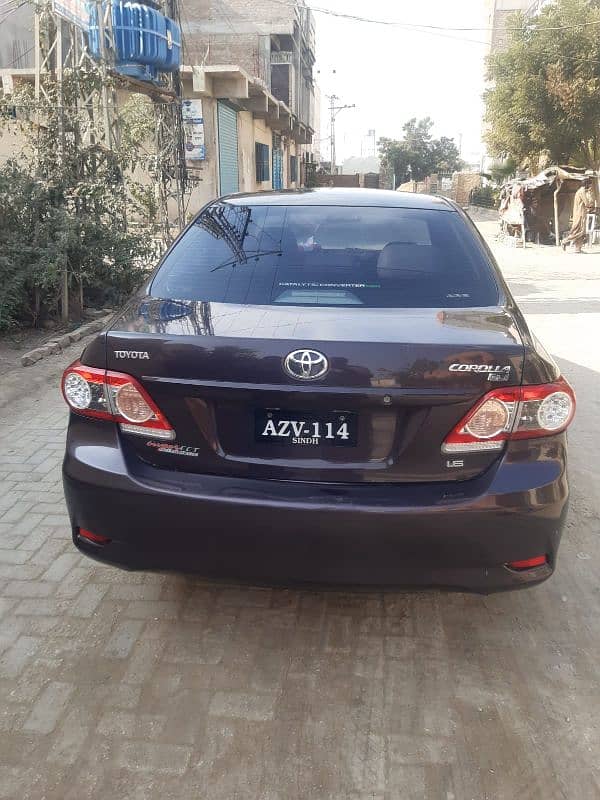 Toyota Corolla Altis 2013 excellent condition 5