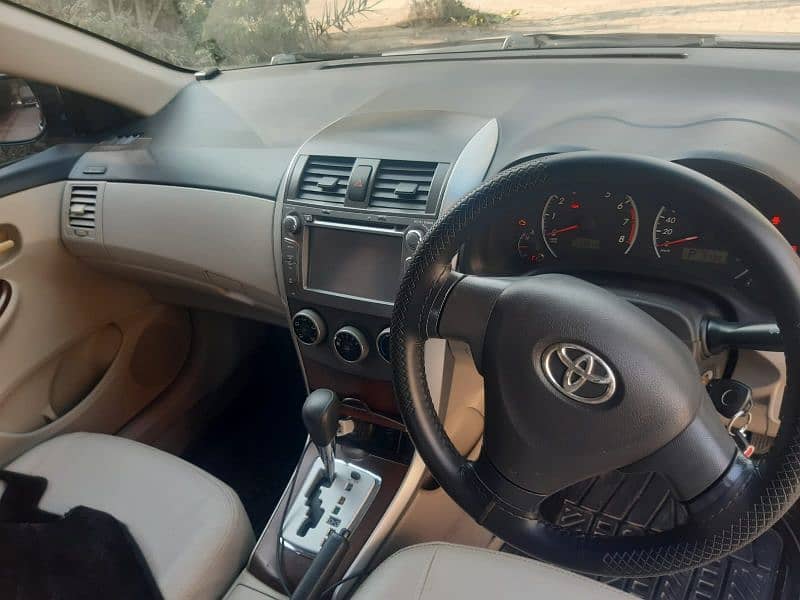 Toyota Corolla Altis 2013 excellent condition 13