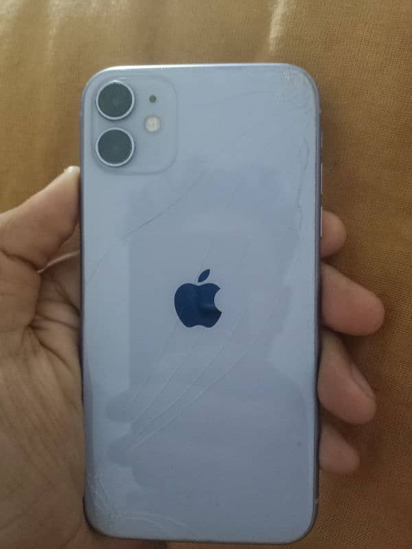 Iphone 11 64 Gb 80 health non pta front light dot or back scretch. 3