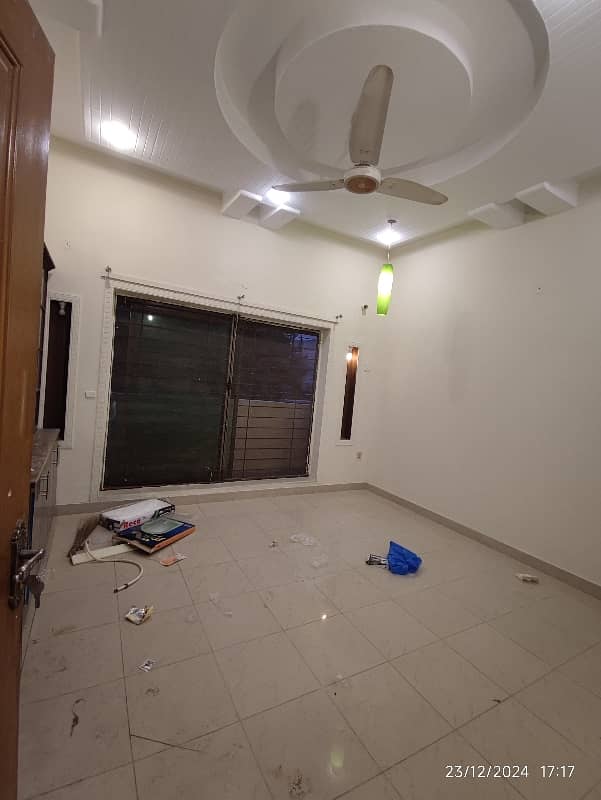 10 Marla Tile Floor House For Rent For Family Near Ucp And Abu Bakar Roundabout 8