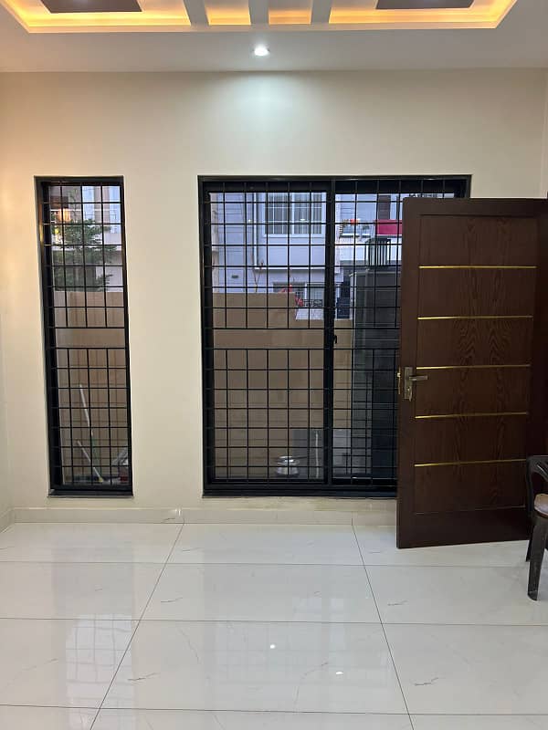 5 Marla Beautifully Built House Is For Sale In Khayaban E Amin Block L 3