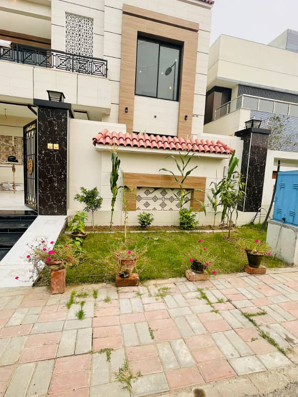 10 MARLA NEAR TO PARK HOUSE AVAILABLE FOR SALE 18