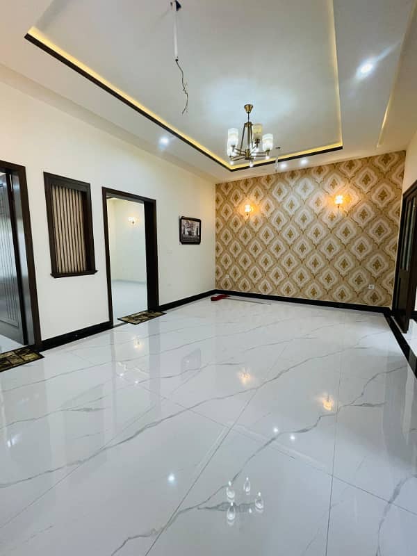 10 MARLA NEAR TO PARK HOUSE AVAILABLE FOR SALE 39