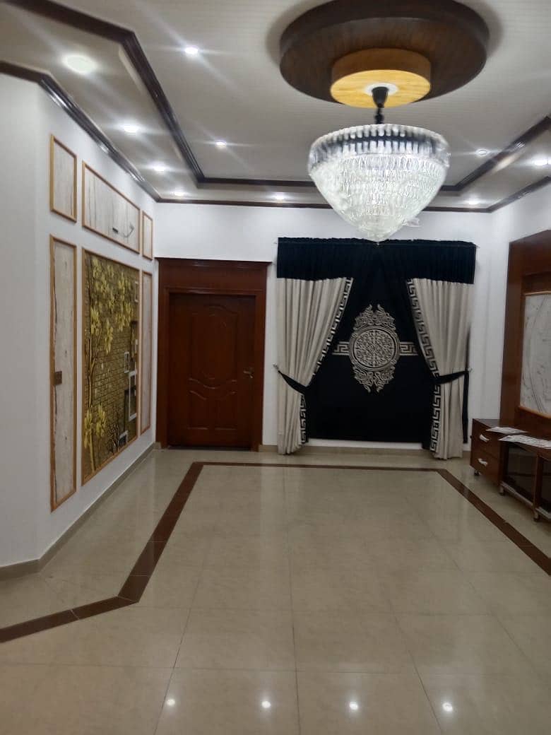 1 KANAL FURNISHED OLD BUT RENOVATED AND IN VERY GOOD CONDITION HOUSE IS AVAILABLE FOR SALE IN NFC PHASE 1 LAHORE 7