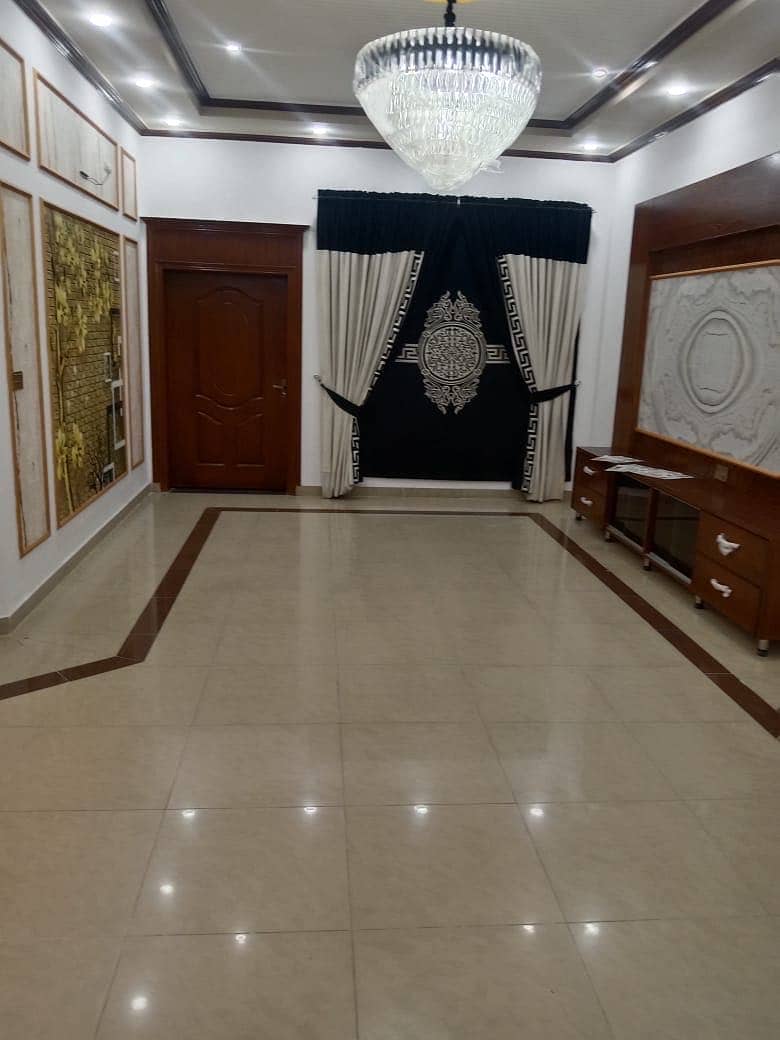 1 KANAL FURNISHED OLD BUT RENOVATED AND IN VERY GOOD CONDITION HOUSE IS AVAILABLE FOR SALE IN NFC PHASE 1 LAHORE 12