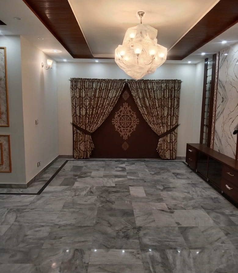 1 KANAL FURNISHED OLD BUT RENOVATED AND IN VERY GOOD CONDITION HOUSE IS AVAILABLE FOR SALE IN NFC PHASE 1 LAHORE 22