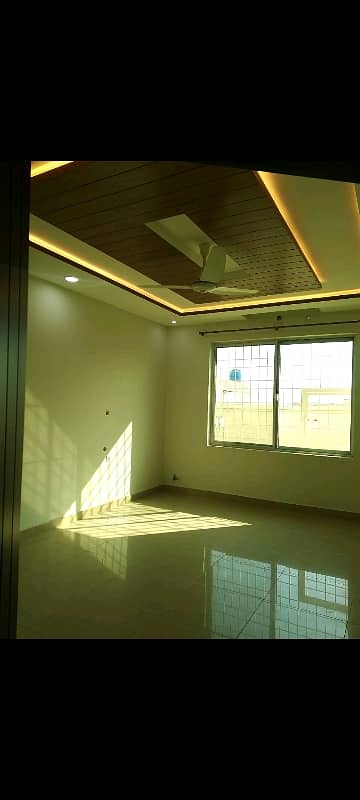 10 Marla Ground Portion for Rent in G-13 4