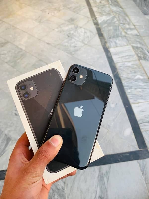 IPHONE 11 WITH BOX 0