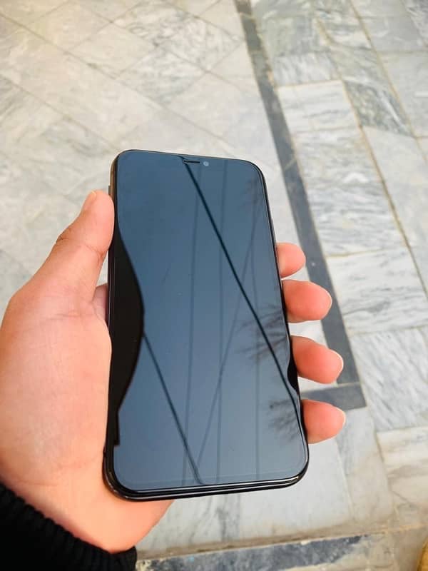 IPHONE 11 WITH BOX 3