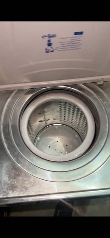 super asia washing dryer . excellent condition as brand new . 4