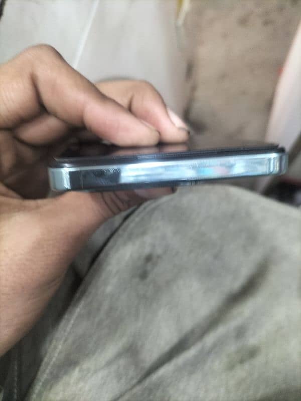 infinix Hot 40i 4 month used 10 by 10 condition box and original charg 3