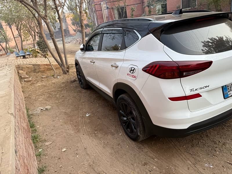 Hyundai Tucson 2022 NEW RIM TOTAL SCRATCH LESS CAR 3