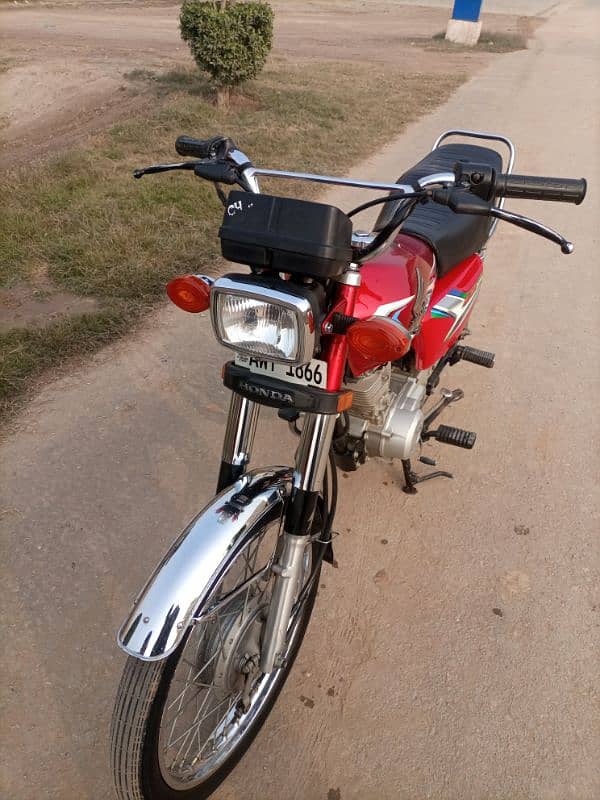 Total Genuine Honda 125 in lush condition Home used no work required 5