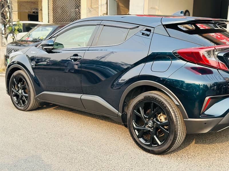 Toyota C-HR 2019 G Nero Package 4.5 GRADE 2