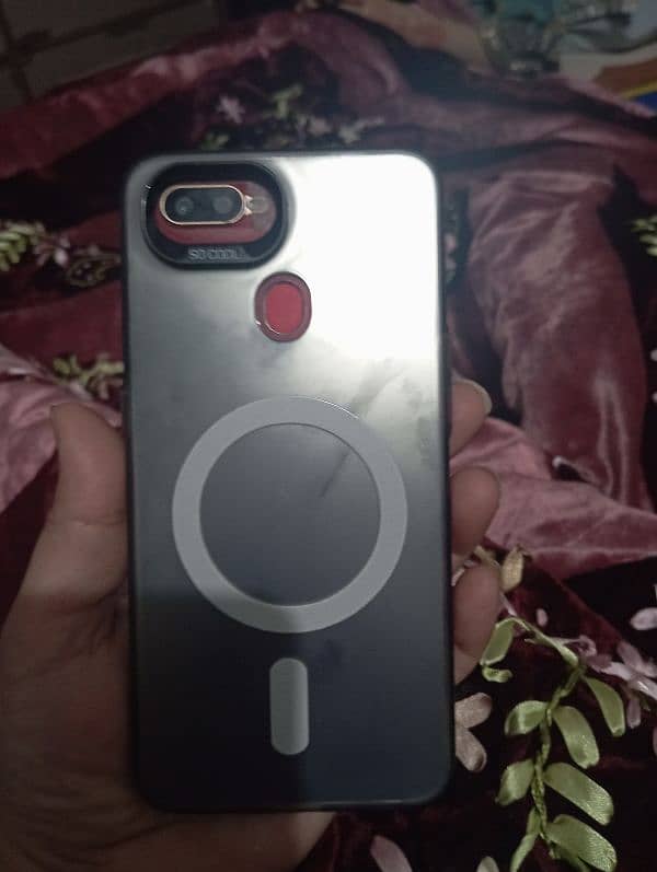 good condition 4 64 GB finger touch lock 1