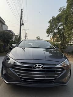 Hyundai Elantra 2022