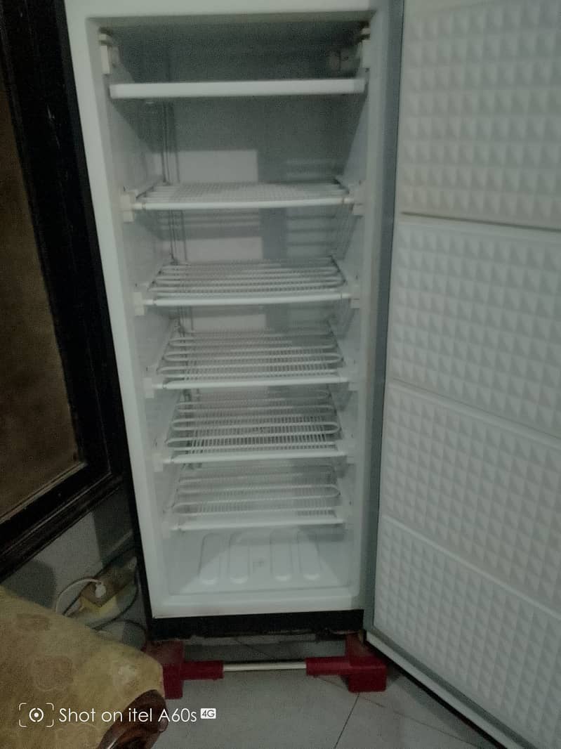 Dawlance vertical freezer 6